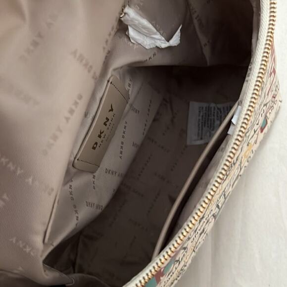 NWT DKNY TILLY‎ GRAFFITI BACKPACK - Picture 5 of 8
